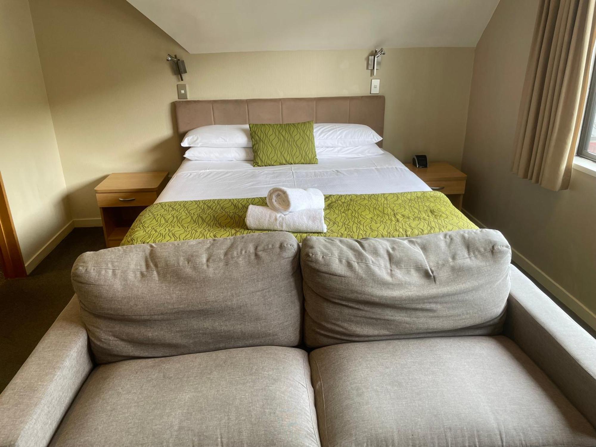 Allan Court 4*