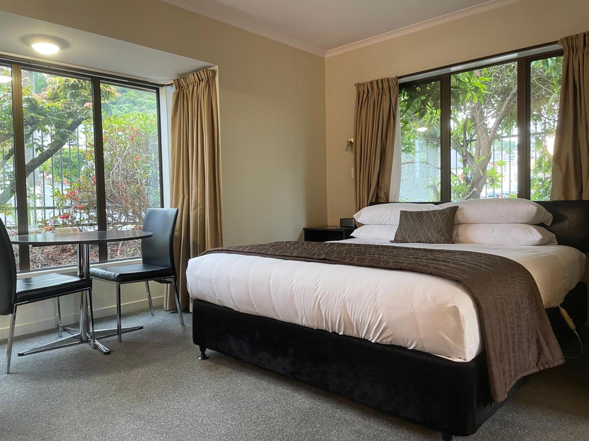 Allan Court 4*