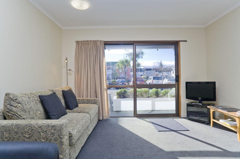 Allan Court Motel 4*